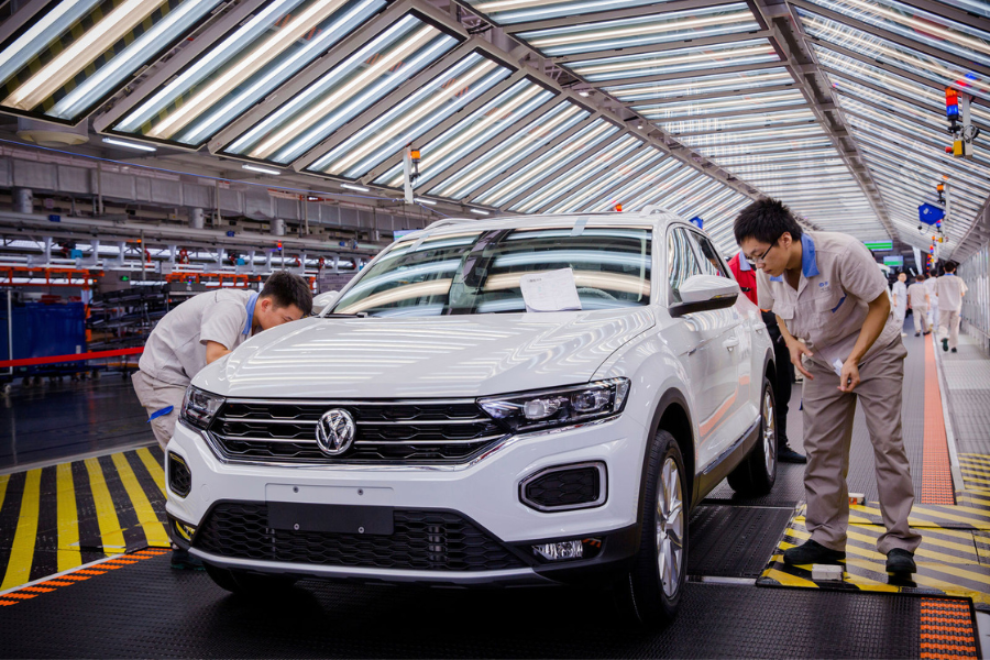 Volkswagen to invest P38.5 billion in Xpeng for EV expansion in China