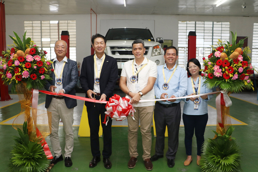 Isuzu PH donates D-Max to technical school during partnership renewal