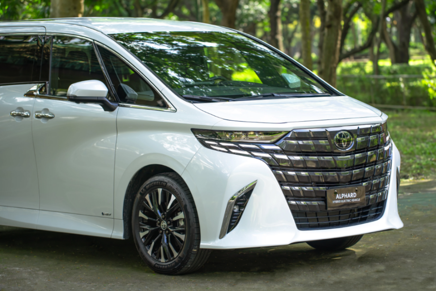 2024 Toyota Alphard now in PH with P4,980 million starting price