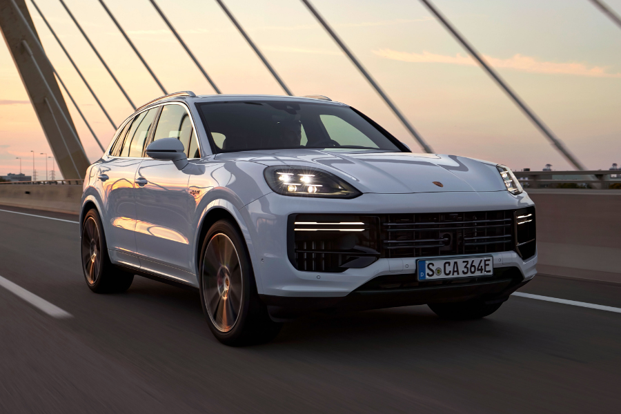 2024 Porsche Cayenne Turbo EHybrid debuts with 729 horsepower
