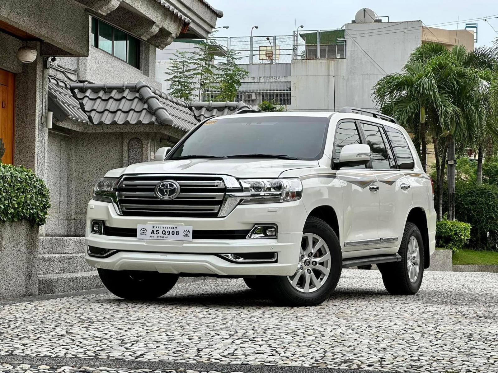 Buy Used Toyota Land Cruiser 2018 for sale only ₱4500000 - ID835277