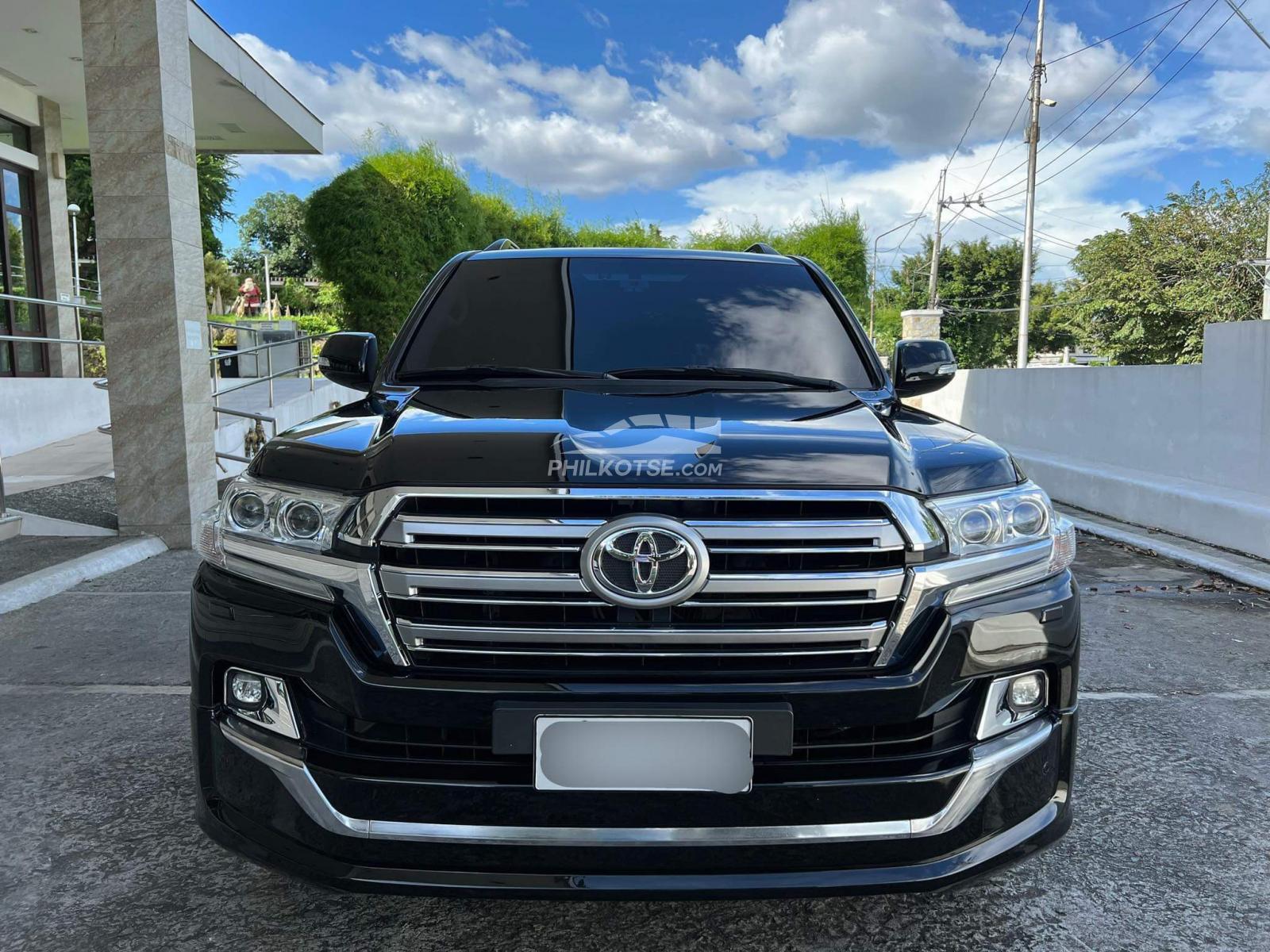 Buy Used Toyota Land Cruiser 2019 for sale only ₱4850000 - ID836113