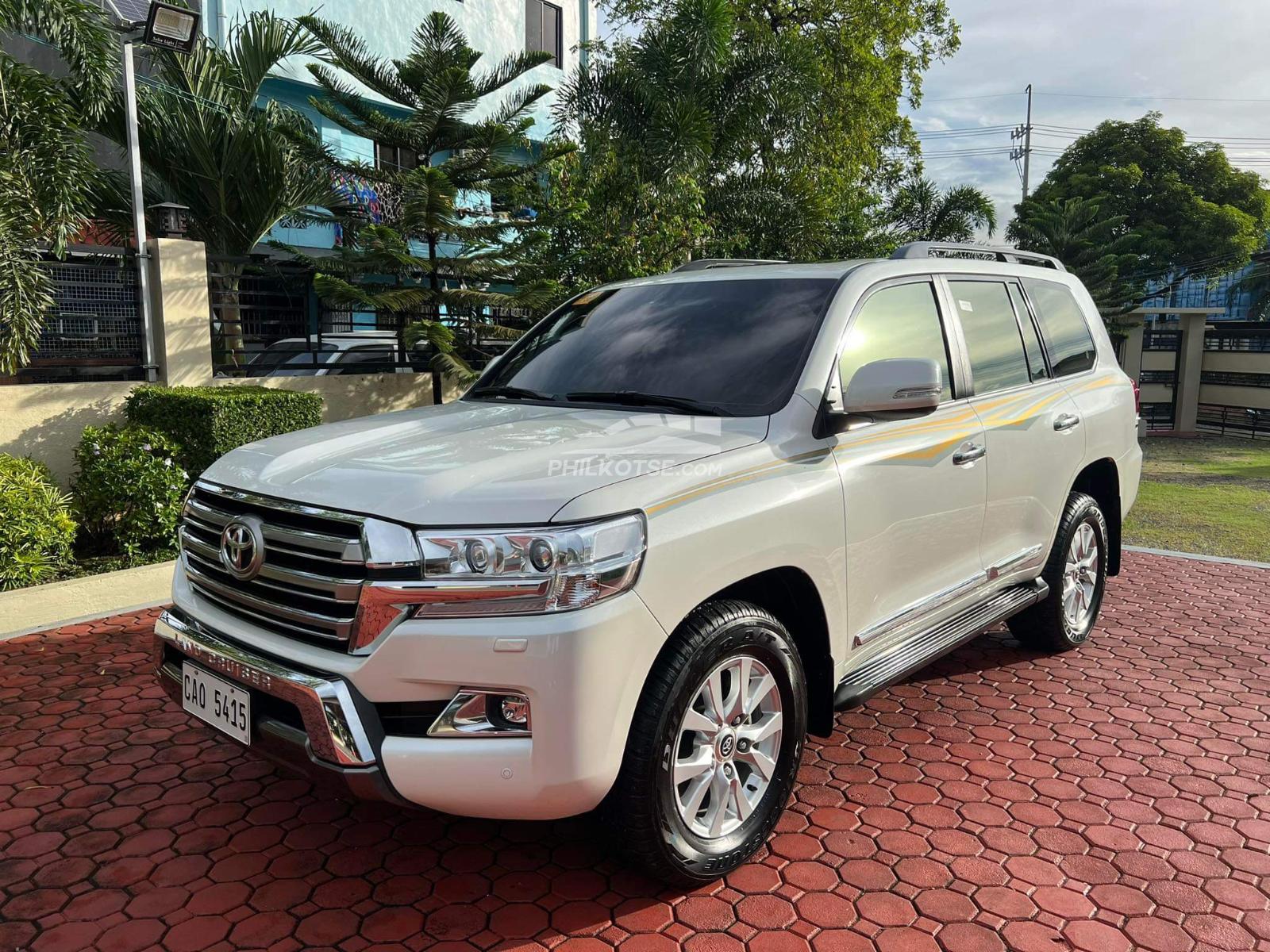 Buy Used Toyota Land Cruiser 2019 for sale only ₱4880000 - ID839376