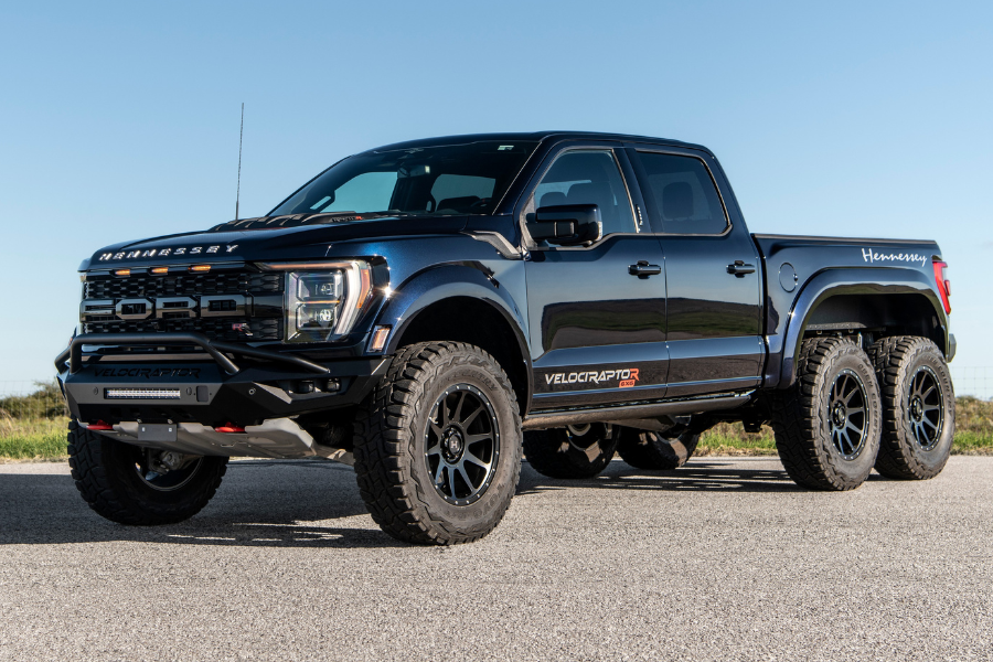 Ford F-150 Raptor R with 6x6 takes on off-roading like child’s play