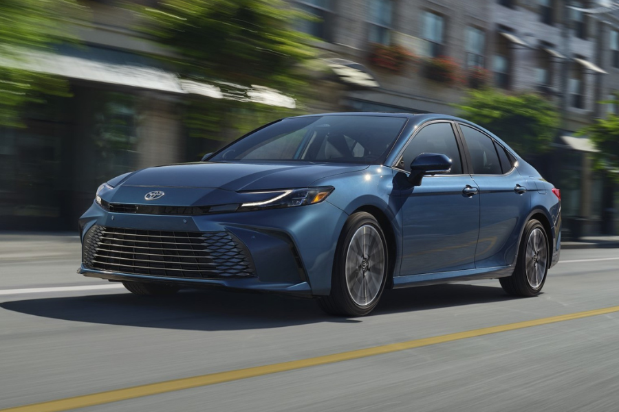 2025 Toyota Camry unveiled with more potent hybrid system
