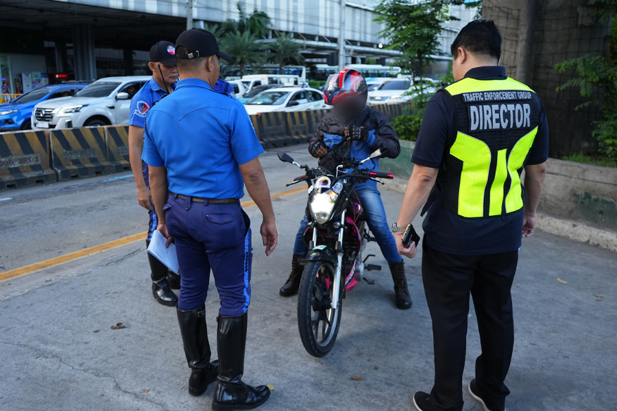 MMDA Launches More Intensified Campaign Against EDSA Bus Lane Violators