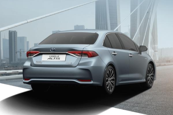 toyota corolla altis rear