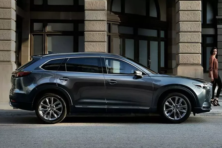 Mazda CX-9 side end