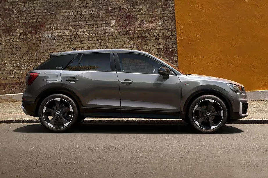 Audi Q2 side end