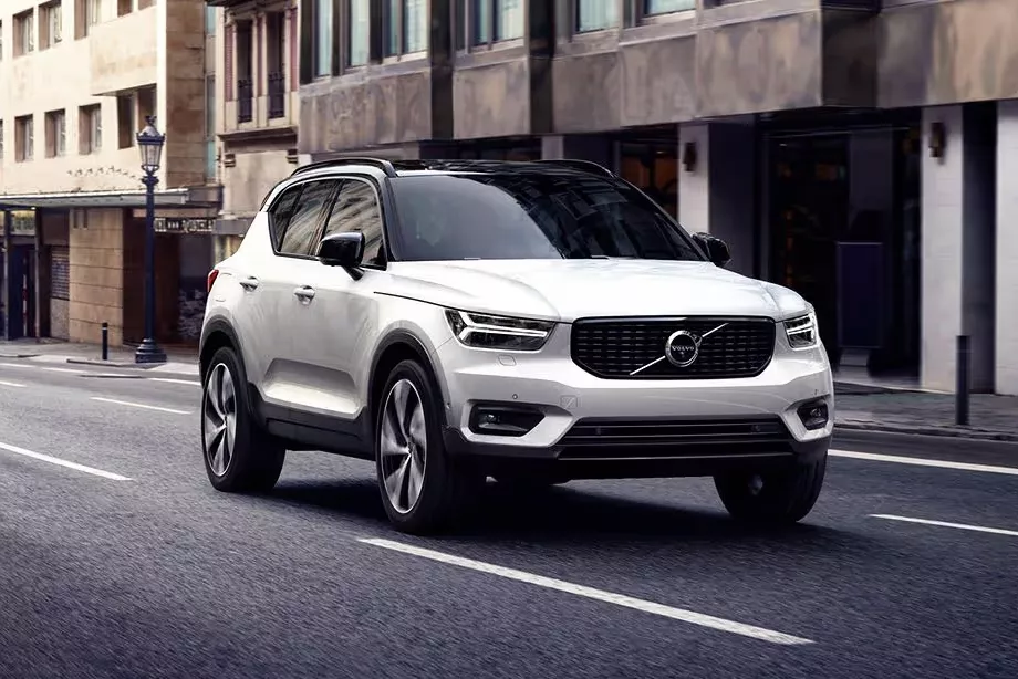 Volvo XC40 angular front