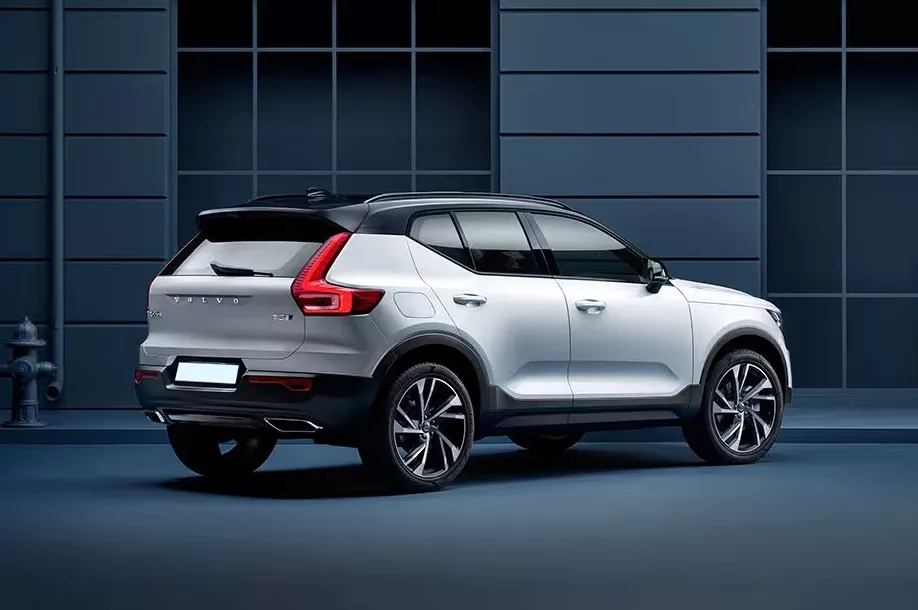 Volvo XC40 angular rear