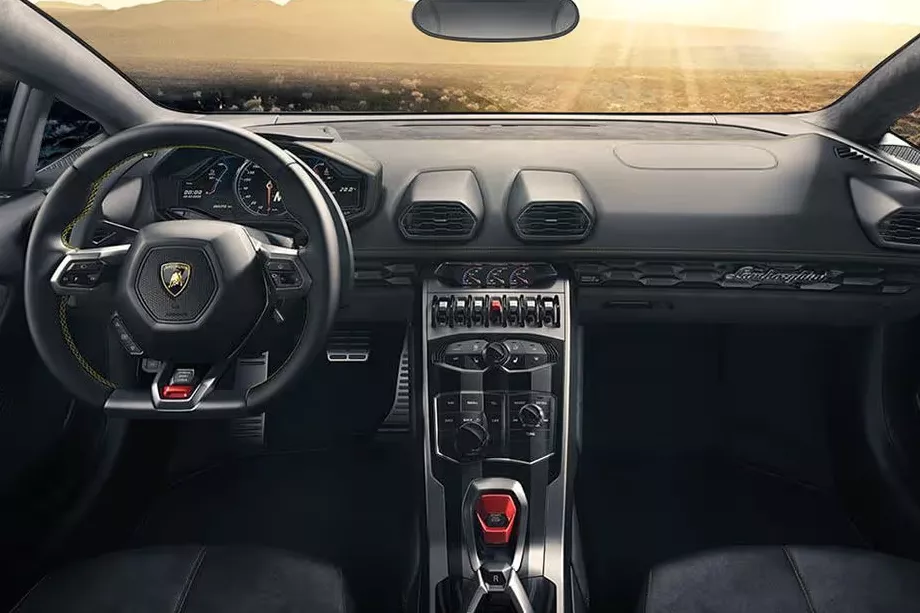 Lamborghini Huracan interior