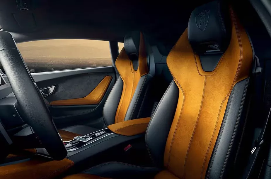 Lamborghini Huracan seats