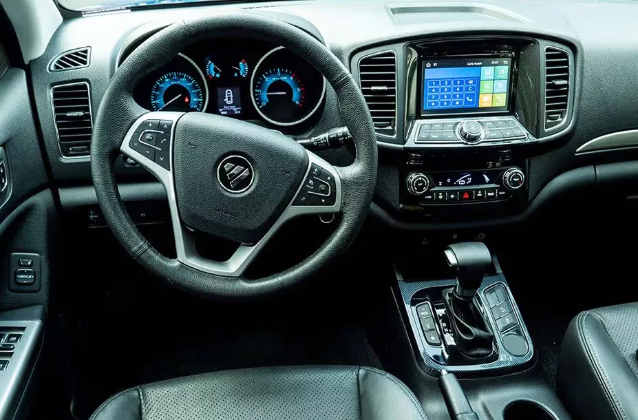 Foton Toplander interior