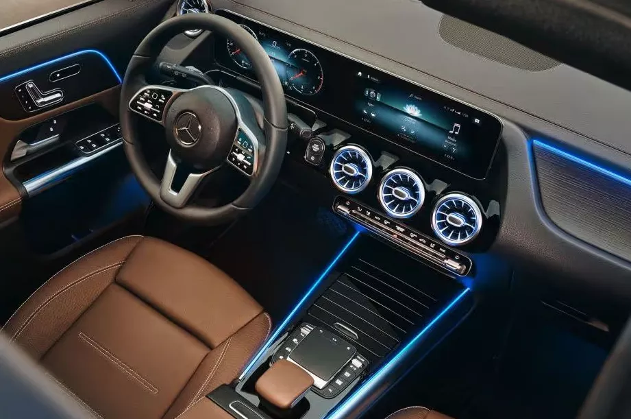 Mercedes-Benz GLA-Class interior