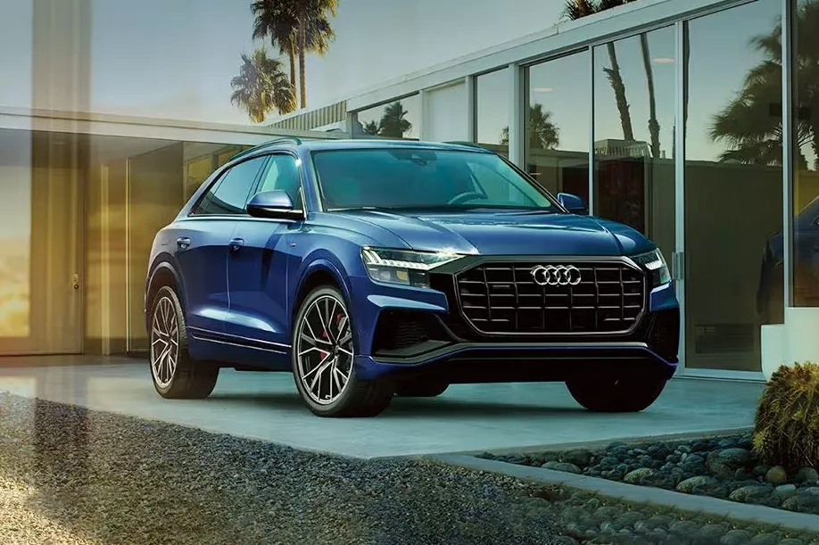 Audi Q8 angular front