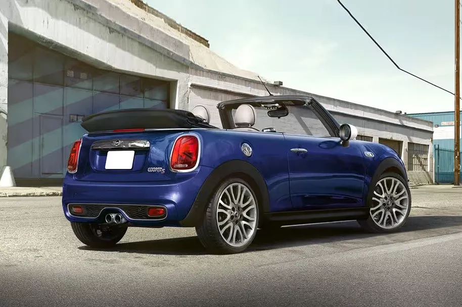 Mini Convertible angular rear