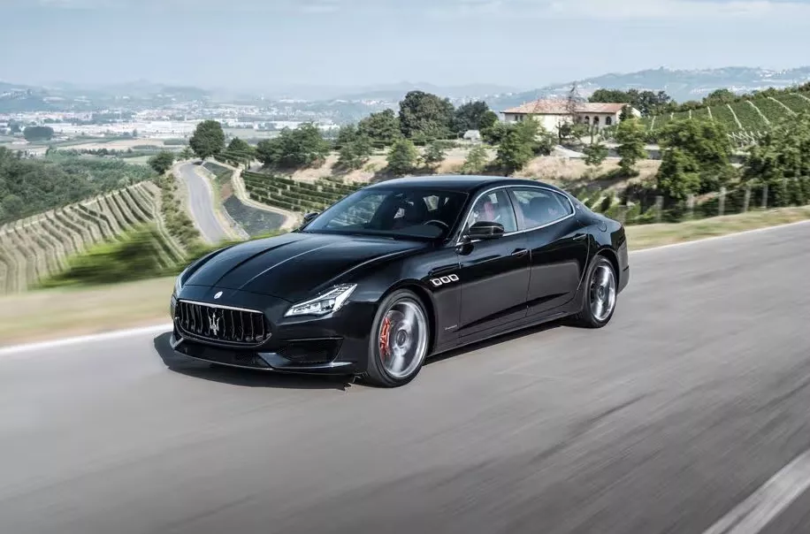 Maserati Quattroporte angular front