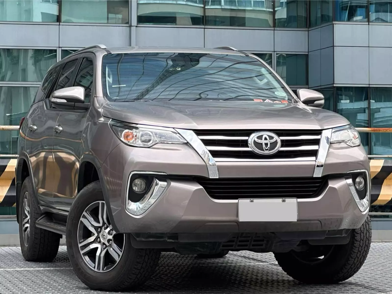Buy Used Toyota Fortuner 2016 for sale only ₱998000 - ID859203