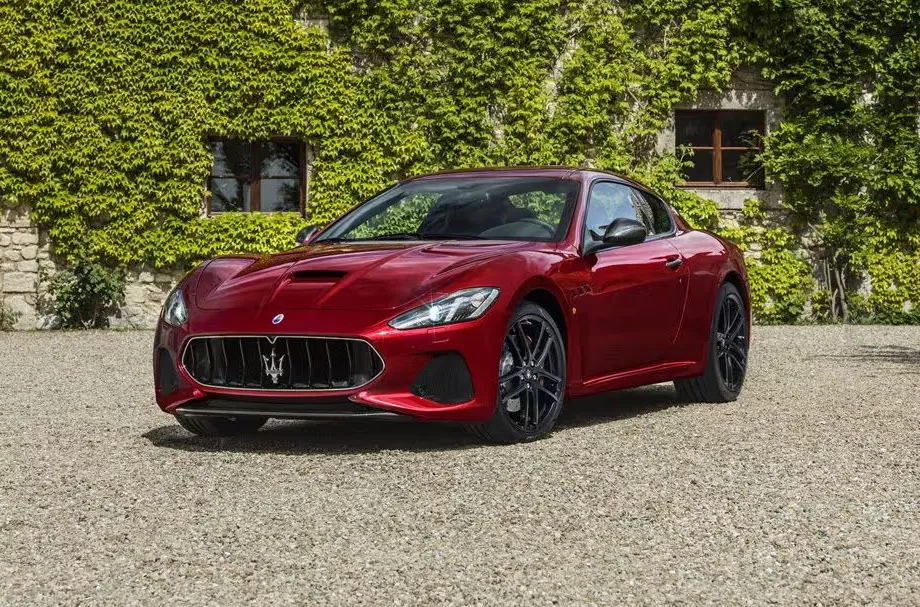 Maserati GranTurismo angular front