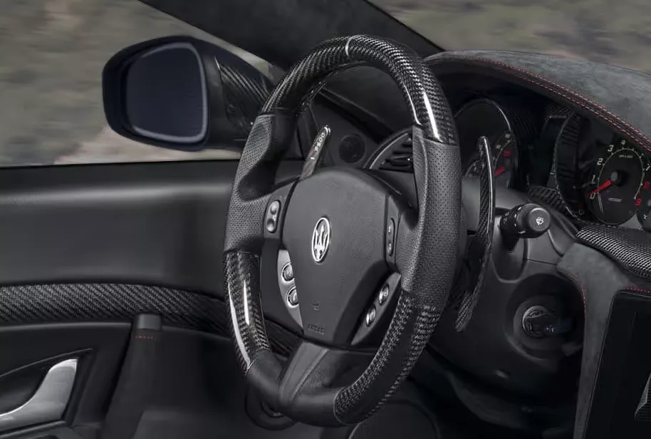 Maserati GranTurismo steering wheel