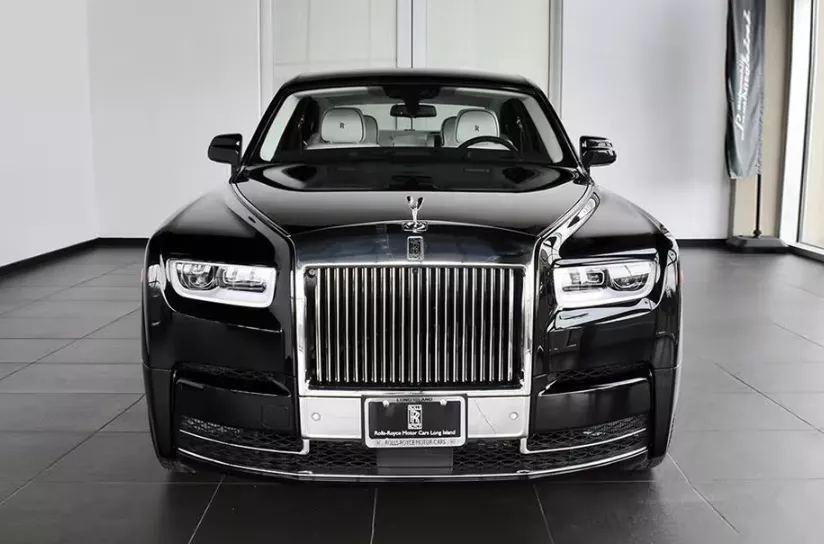 Rolls-Royce Phantom front