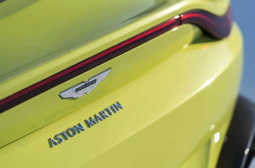 Aston Martin Vantage logo