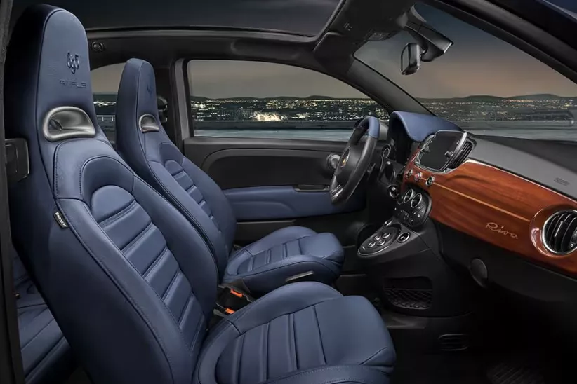 Abarth 695 interior