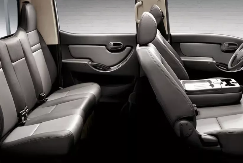 Hyundai H-100 seats