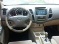 2005 Toyota Fortuner G Automatic Gas-7
