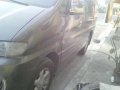 hyundai starex 97 manual diesel engine orig paint with sticker-1