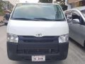 Toyota Hiace Commuter 2015-1