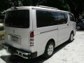 Toyota hiace commuter d4d-3