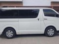 Toyota Hiace Commuter 2015-4