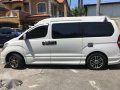 Hyundai Starex (White)-0