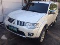 2009 mitsubishi montero-1