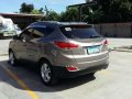 2012 model hyundai tucson CRDI 4x4 top of the line-1