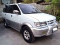 Isuzu Crosswind XUV Manual 2002-0