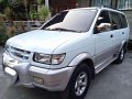 Isuzu Crosswind XUV Manual 2002-1