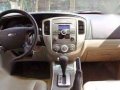 2010 FORD Escape-4