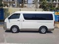 Toyota Hiace Super Grandia 2013-5
