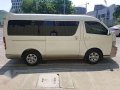 Toyota Hiace Super Grandia 2013-8