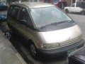 Toyota previa-3