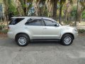 Toyota fortuner V matic 4x4 diesel top of the line -2