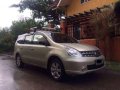 Nissan Grand Livina Elegance 2010 MT-0