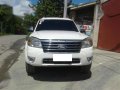 2011 ford Everest 2012 toyota innova-1