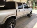 Nissan Frontier 4x4-2