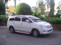 Toyota Innova J 2006 model-4