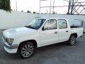 Toyota Hilux 2000 for sale-0