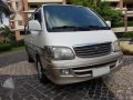 Toyota Hiace Super Grandia 2002 MT 3.0 D-1